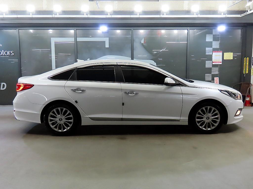 HYUNDAI Sonata - Vista 3