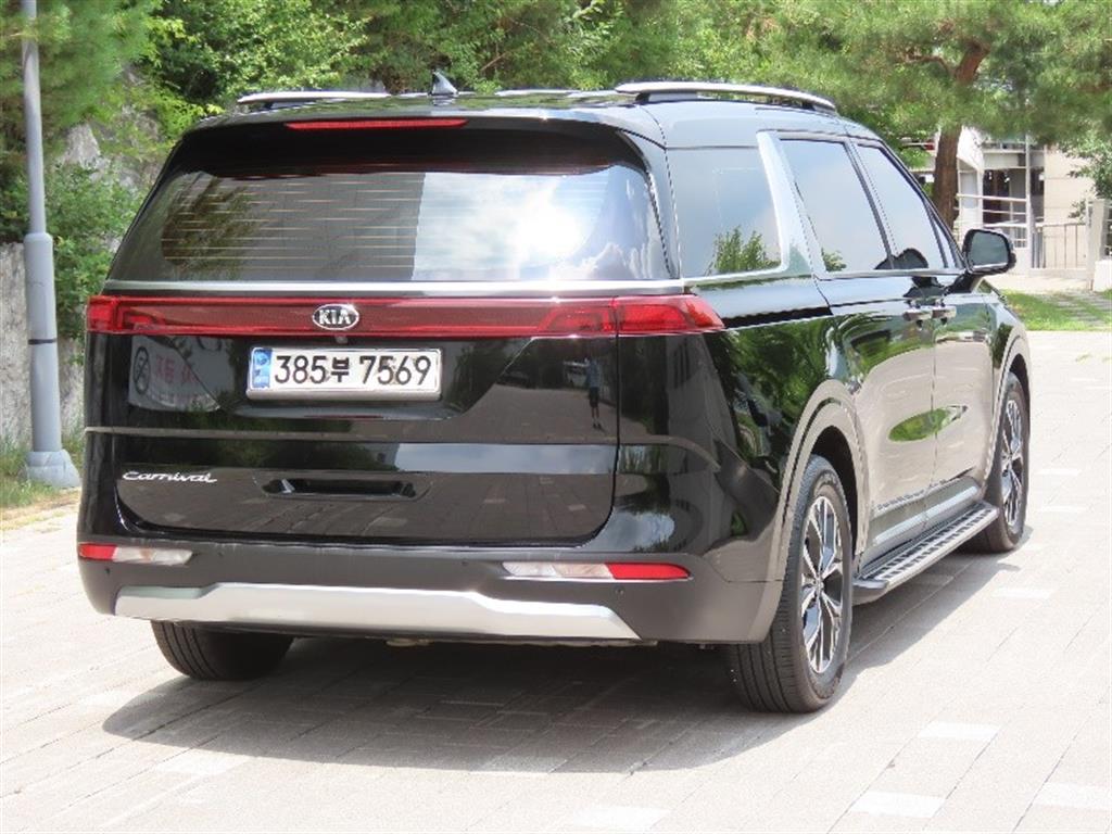 KIA Carnival - Vista 5