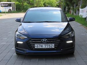 HYUNDAI Avante - Vista 2