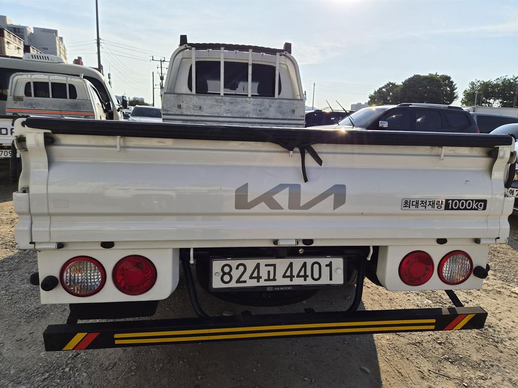 Small Truck Cargo (small) - Vista 4