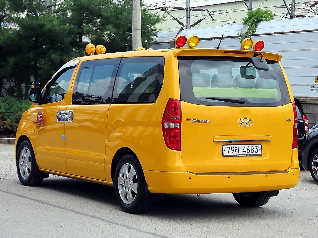 HYUNDAI Starex - Vista 3