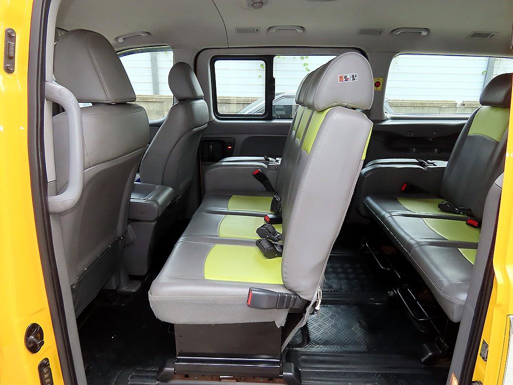 HYUNDAI Starex - Vista 6