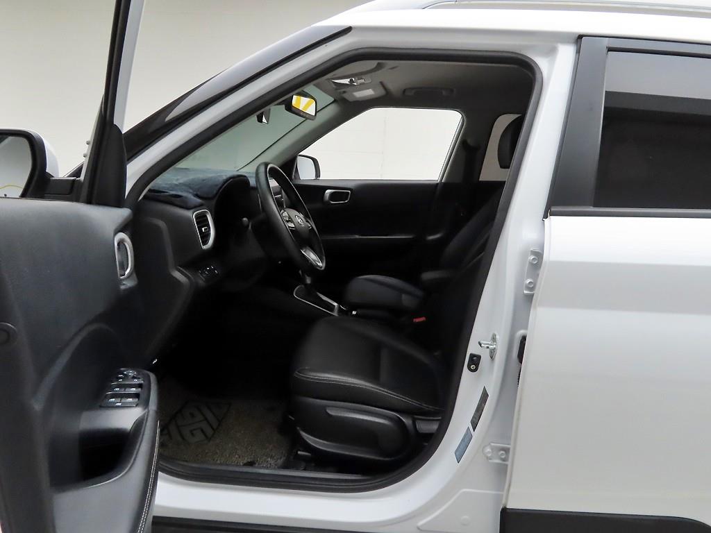 HYUNDAI Venue - Vista 12