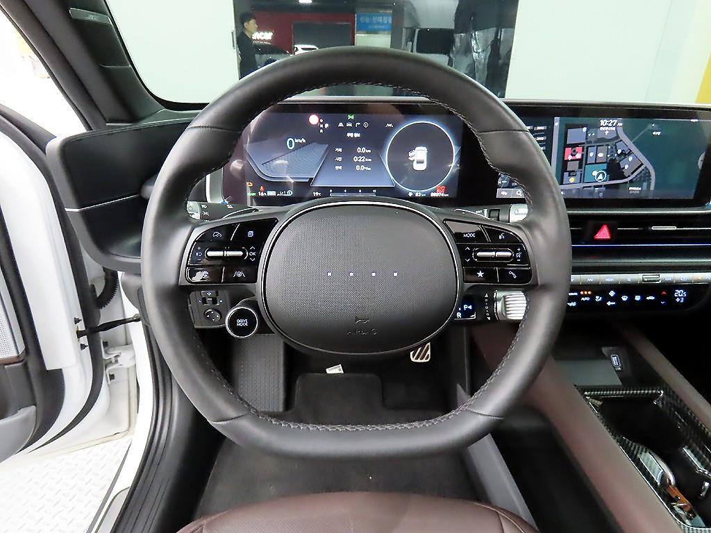 HYUNDAI Ioniq 6 - Vista 9