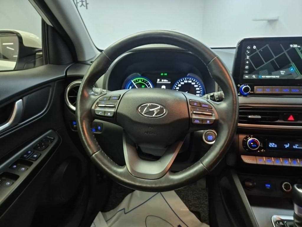 HYUNDAI Kona - Vista 9
