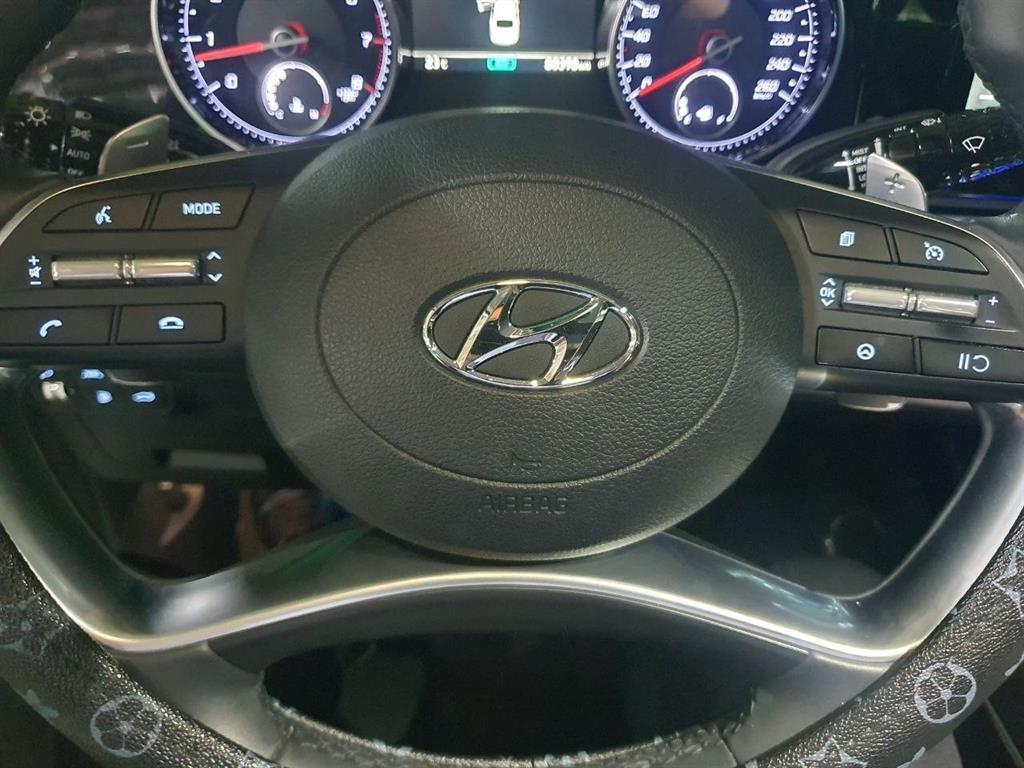 HYUNDAI Grandeur - Vista 5