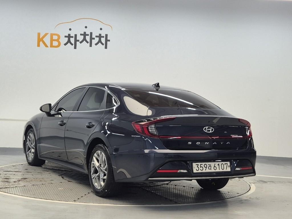 HYUNDAI Sonata - Vista 4