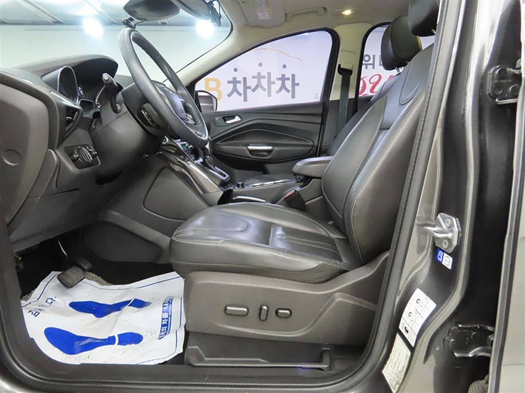 Ford Kuga - Vista 5