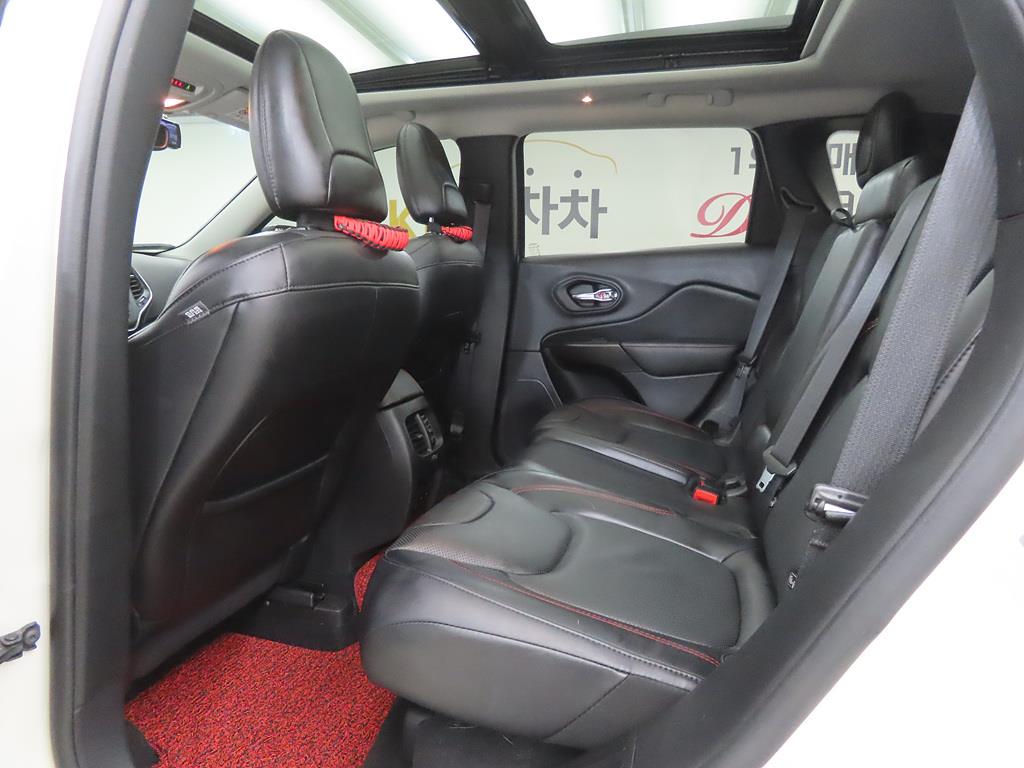 Jeep Cherokee - Vista 6