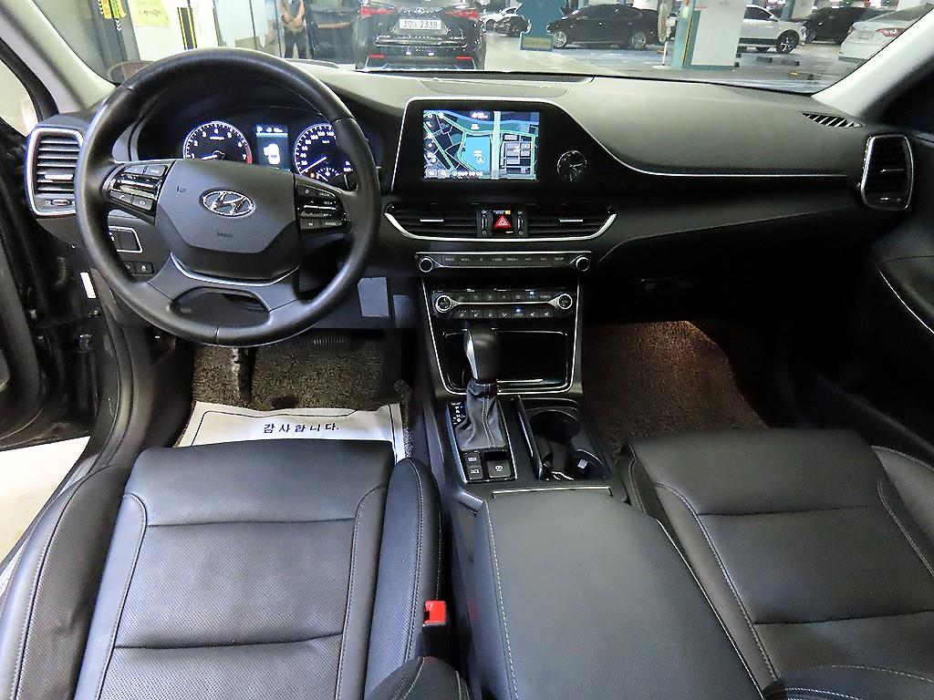 HYUNDAI Grandeur - Vista 10