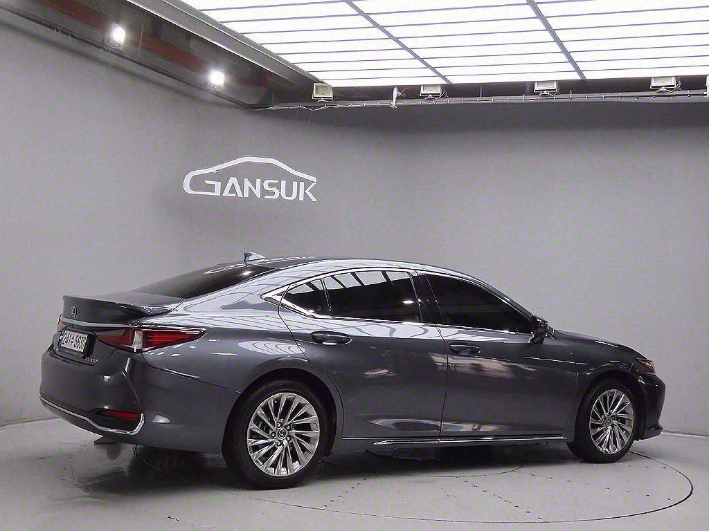 Lexus ES - Vista 8