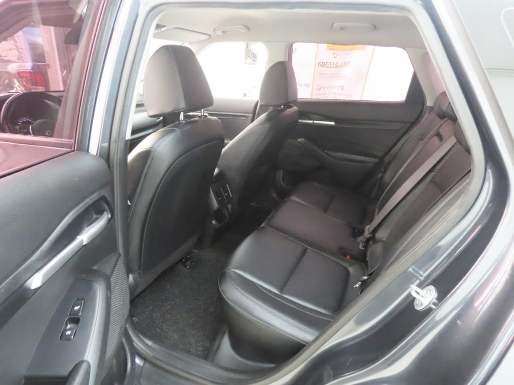 KIA Seltos - Vista 6
