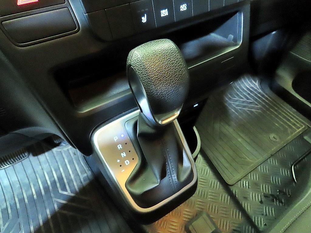 HYUNDAI Staria - Vista 12