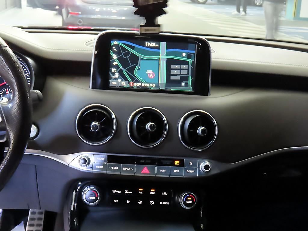 KIA Stinger - Vista 11