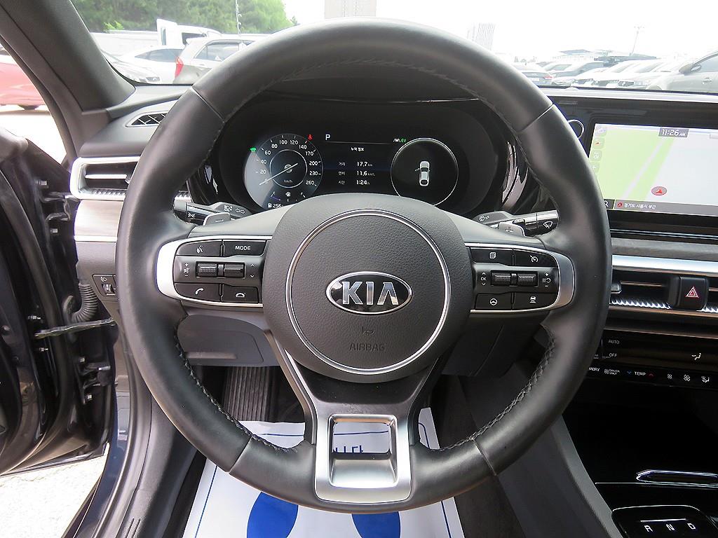 KIA K5 - Vista 8