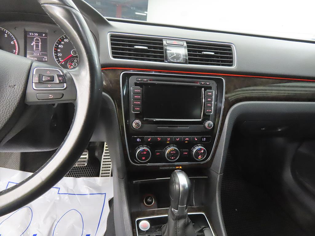 Volkswagen Passat - Vista 10