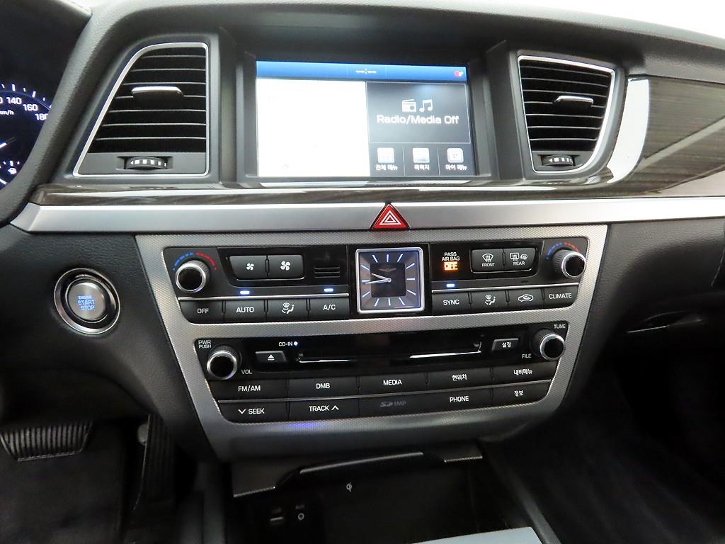 Genesis G80 - Vista 10