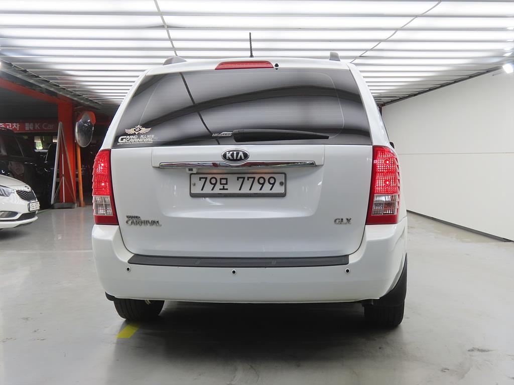 KIA Carnival - Vista 3