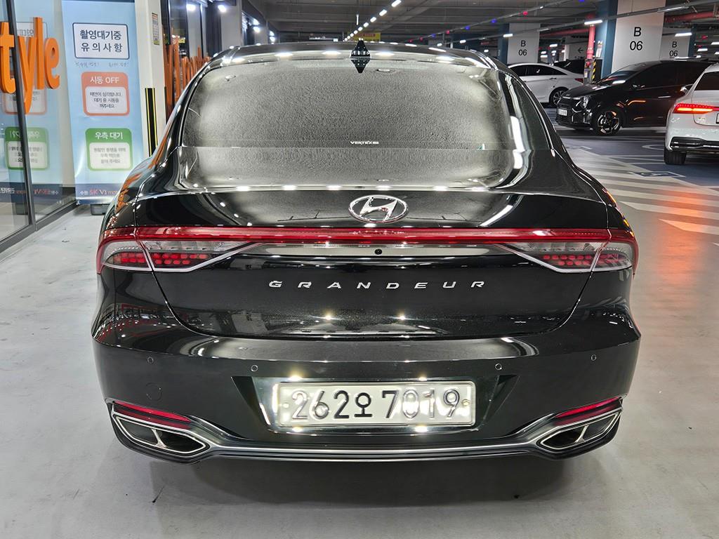 HYUNDAI Grandeur - Vista 5