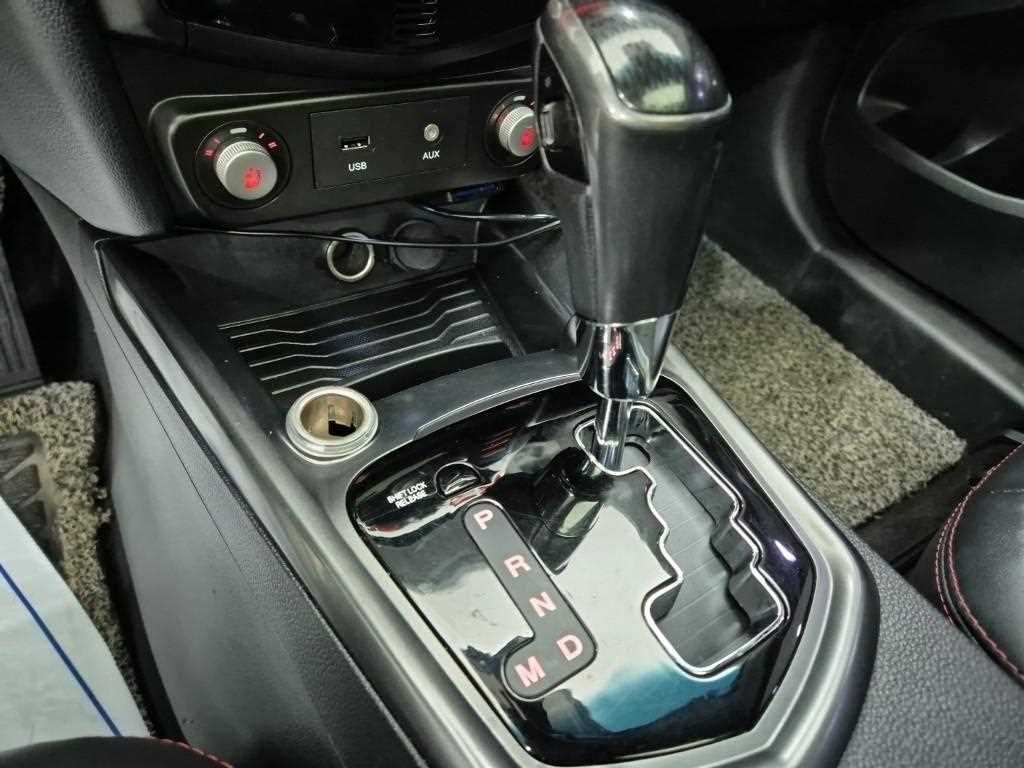 Ssangyong Tivoli - Vista 8