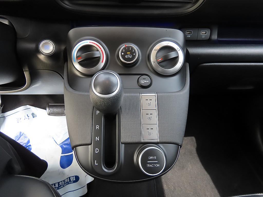 HYUNDAI Casper - Vista 10