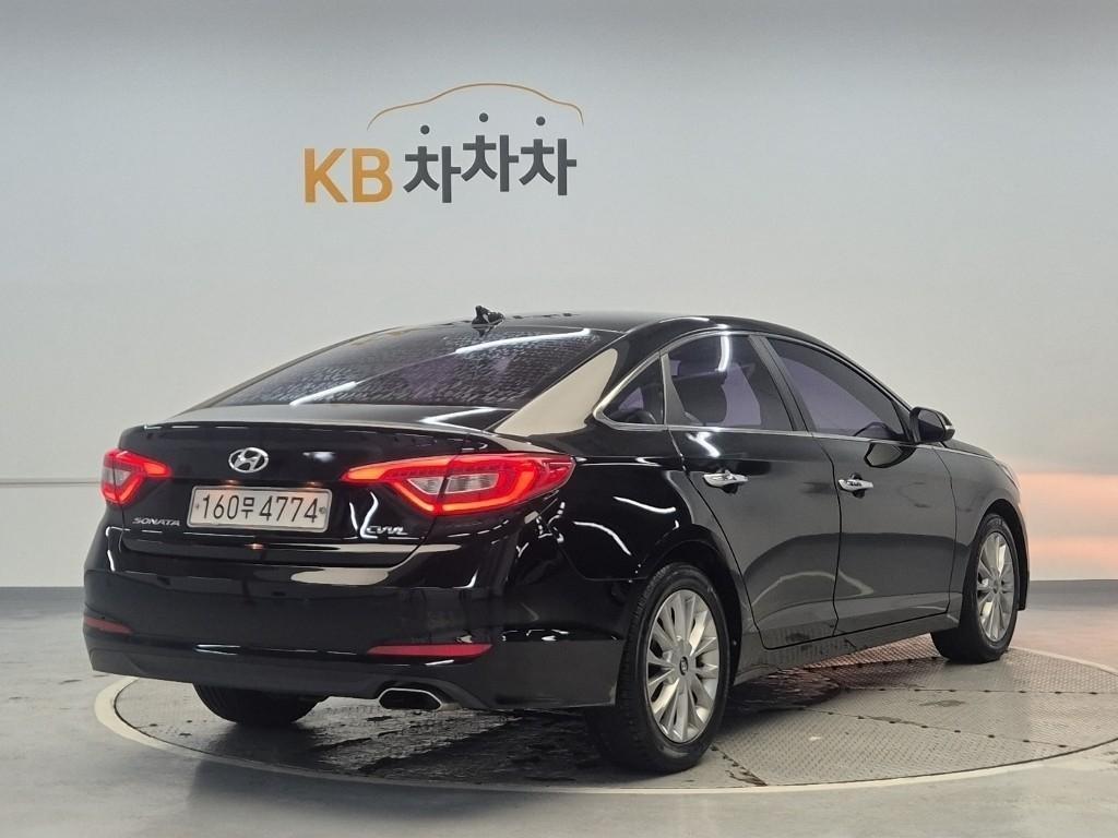 HYUNDAI Sonata - Vista 3