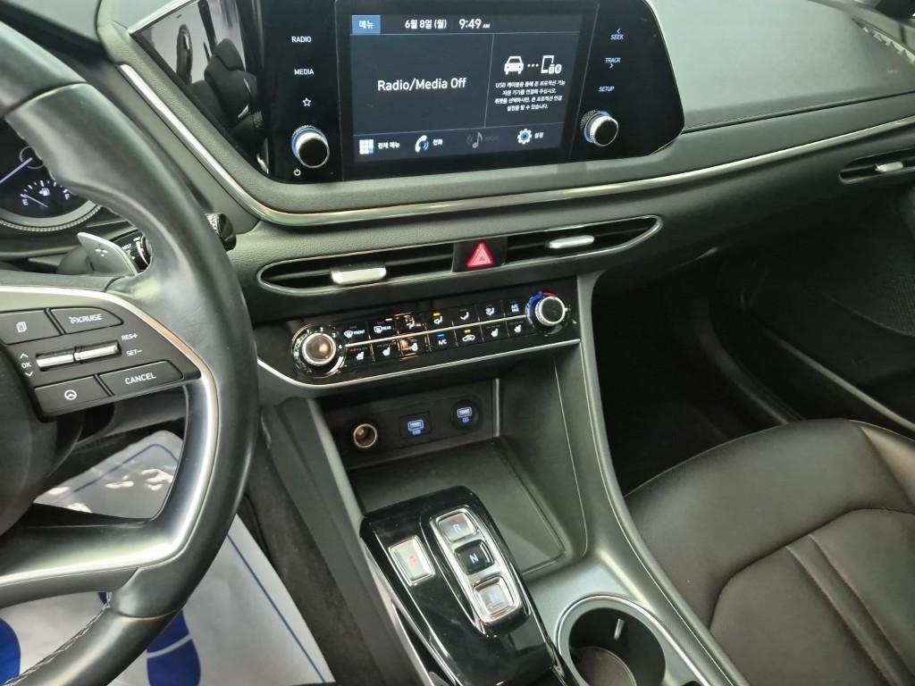 HYUNDAI Sonata - Vista 8