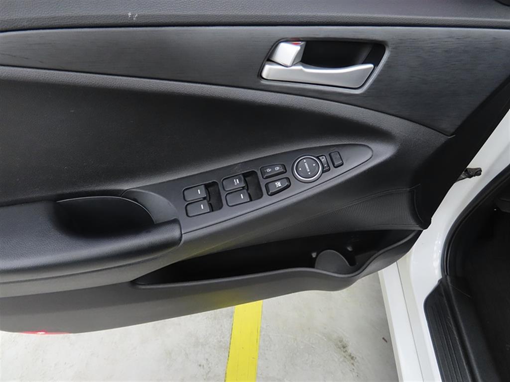 HYUNDAI Sonata - Vista 12