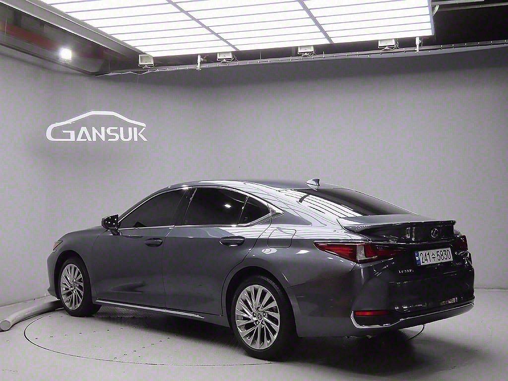 Lexus ES - Vista 7