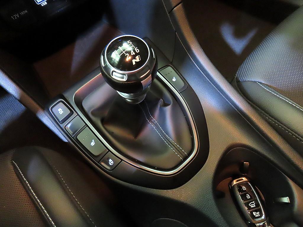HYUNDAI Veloster - Vista 12