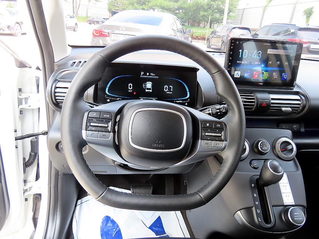 HYUNDAI Casper - Vista 8