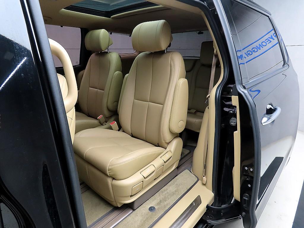 KIA Carnival - Vista 6