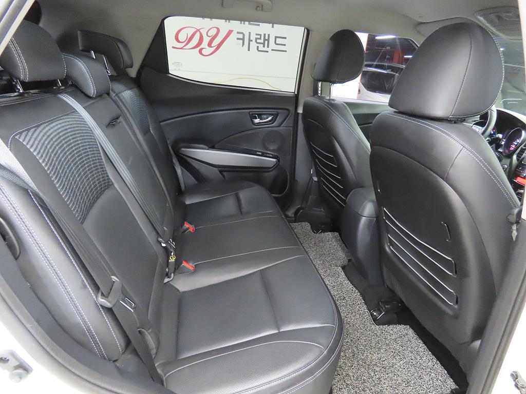 Ssangyong Tivoli - Vista 6