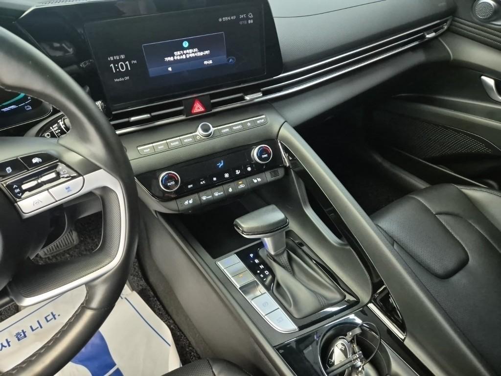 HYUNDAI Avante - Vista 11