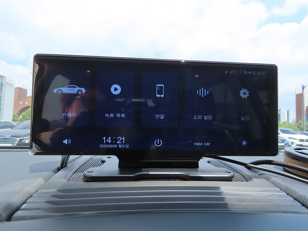 SAMSUNG QM6 - Vista 9
