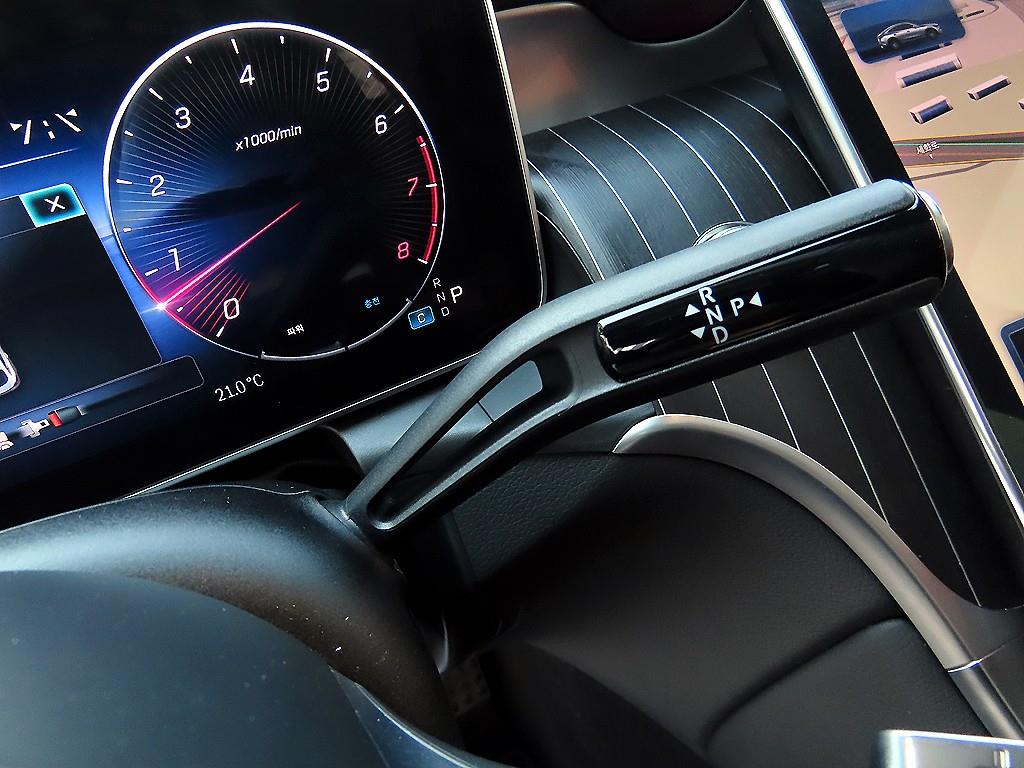 Mercedes Benz GLC Class - Vista 10