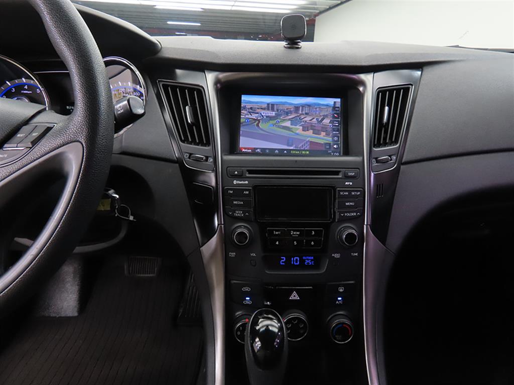 HYUNDAI Sonata - Vista 10