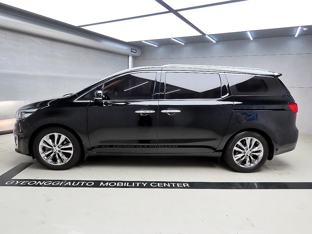 KIA Carnival - Vista 4