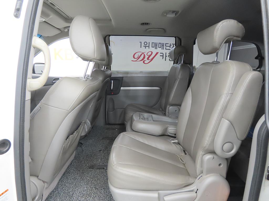 KIA Carnival - Vista 6