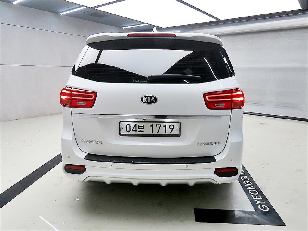 KIA Carnival - Vista 5