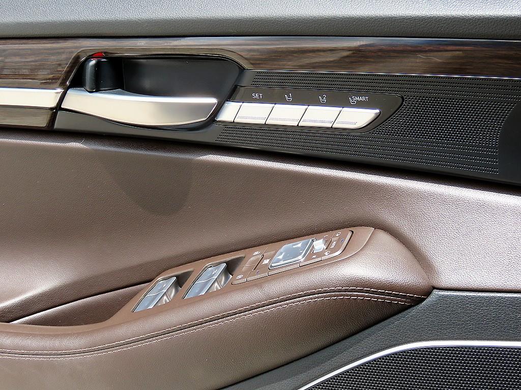 Genesis EQ900 - Vista 12