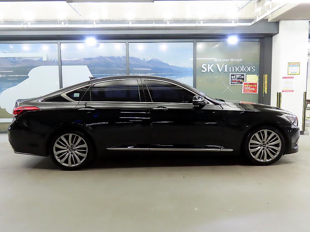 HYUNDAI Genesis - Vista 3