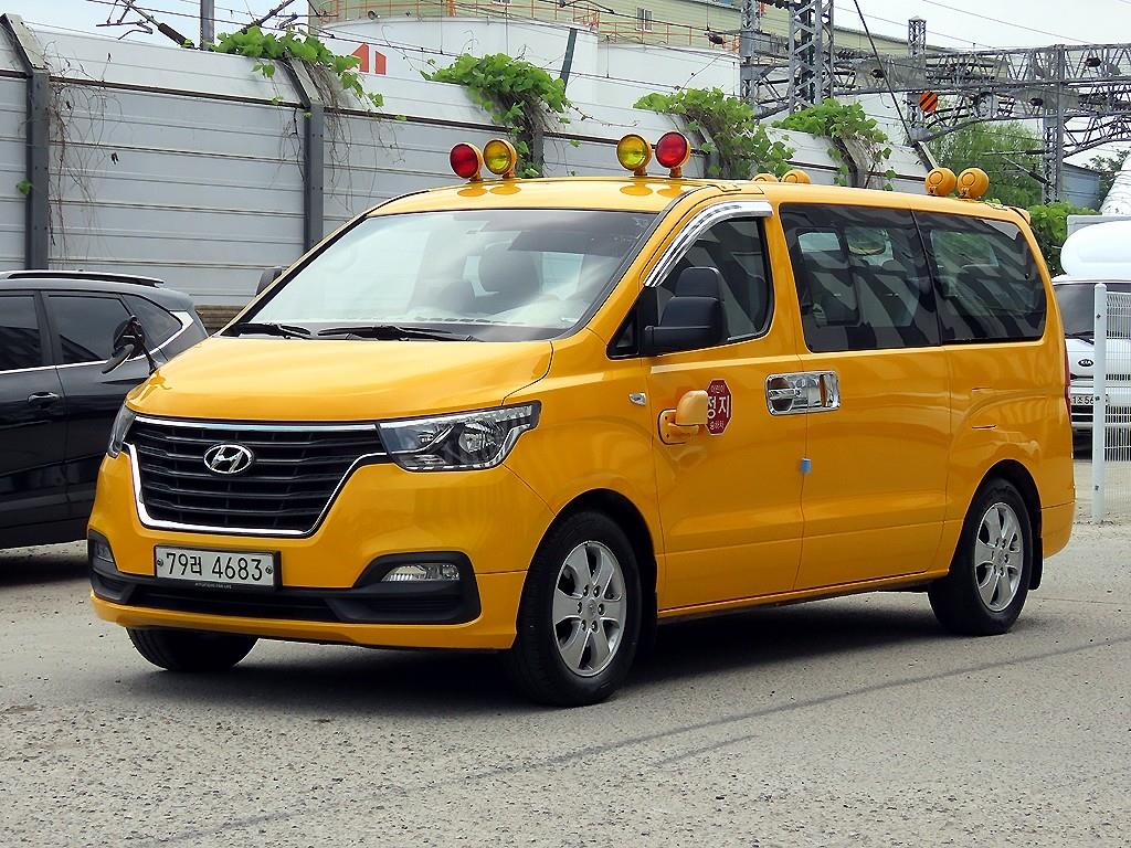 HYUNDAI Starex - Vista 2