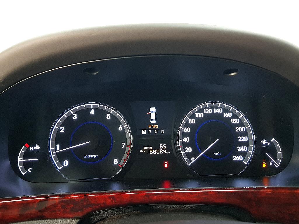 HYUNDAI Equus - Vista 6