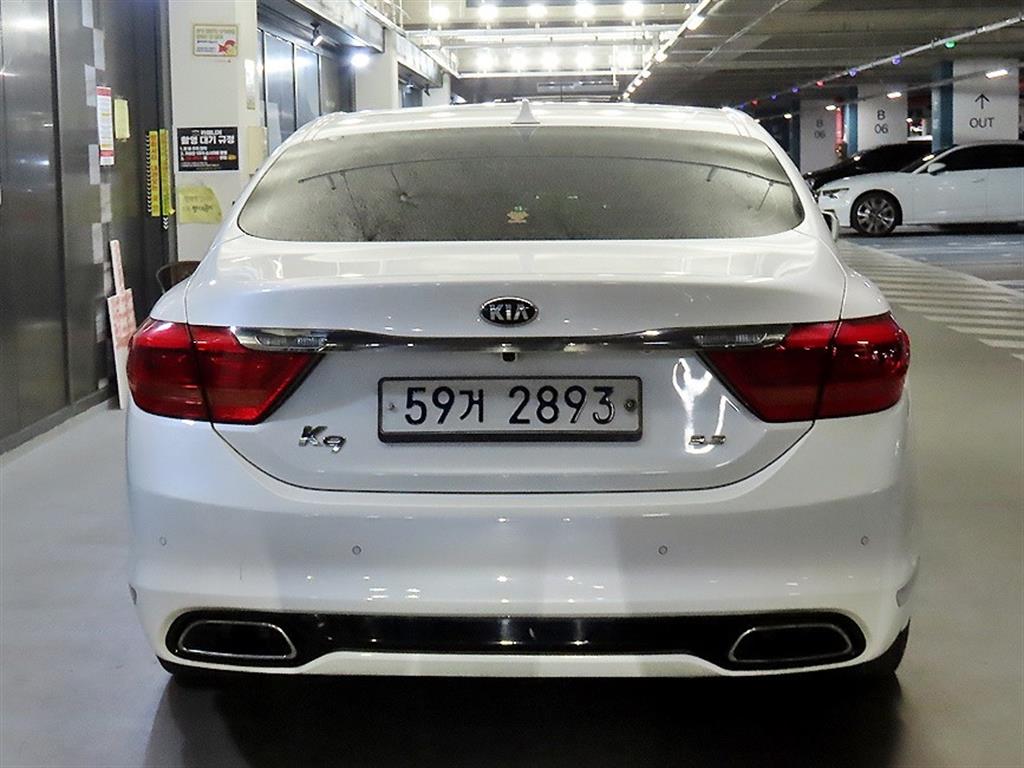 KIA K9 - Vista 5