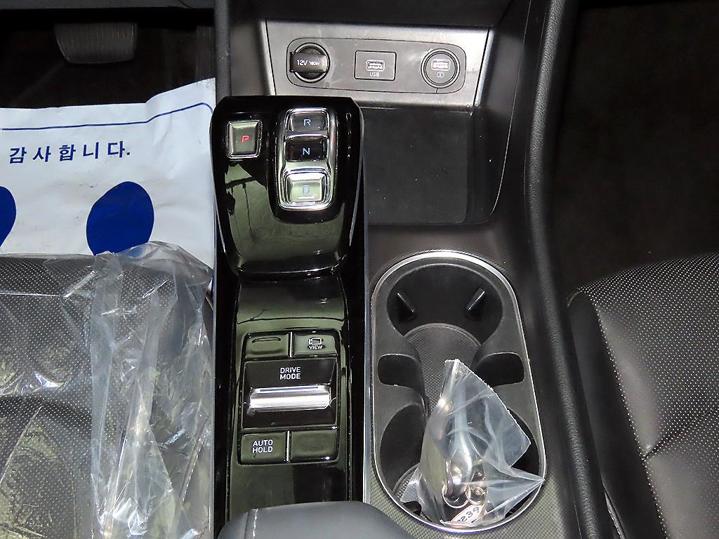 HYUNDAI Sonata - Vista 12