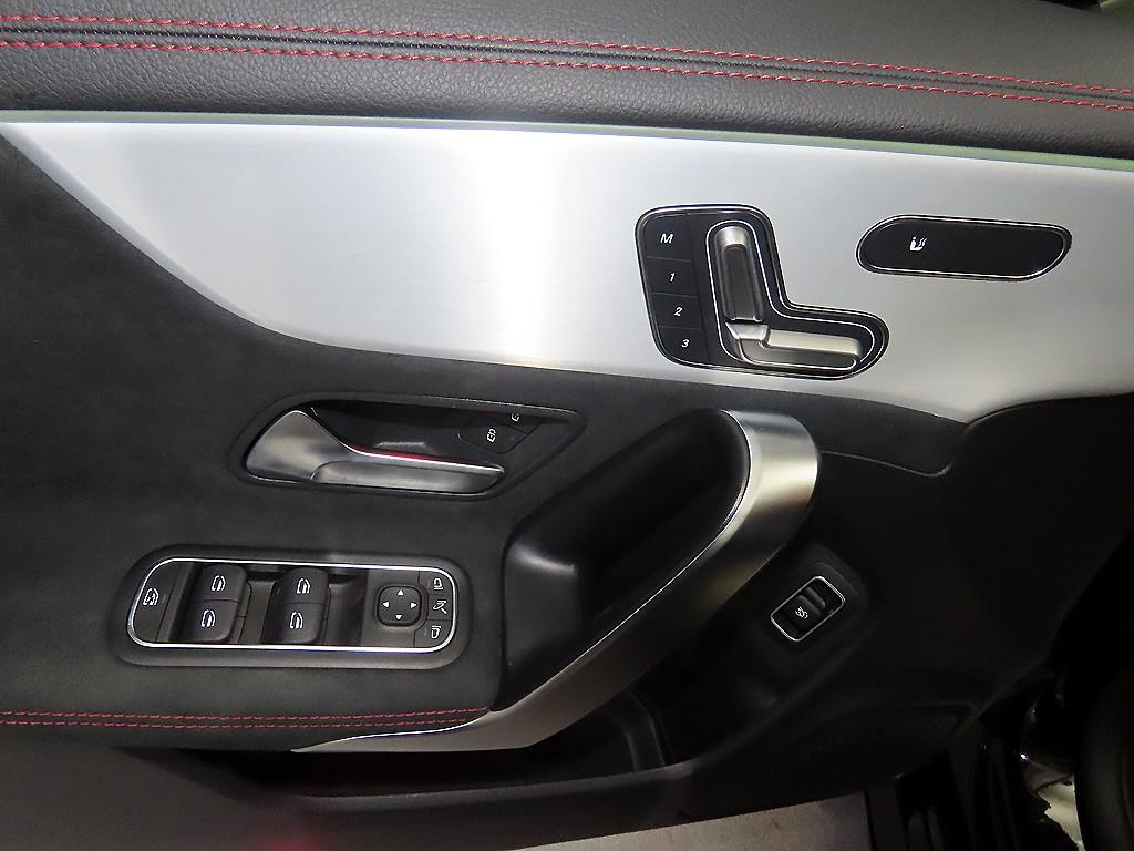 Mercedes Benz CLA Class 2023 Negro - Importación desde Corea - HF Imports Iquique - Foto 14