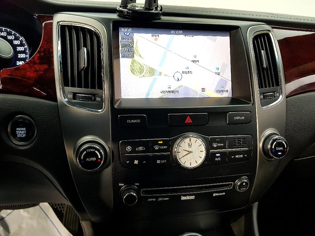 HYUNDAI Equus - Vista 10