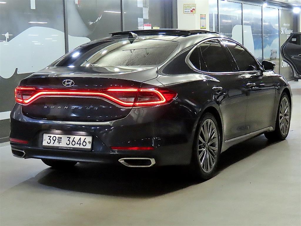 HYUNDAI Grandeur - Vista 4