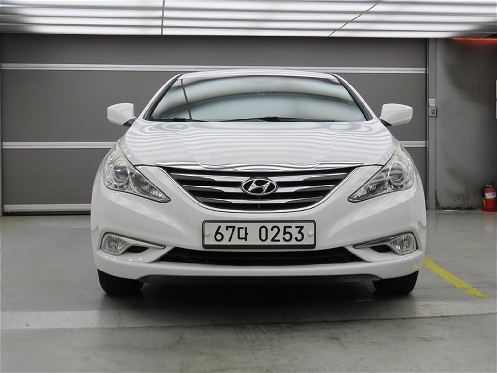 HYUNDAI Sonata - Vista 2